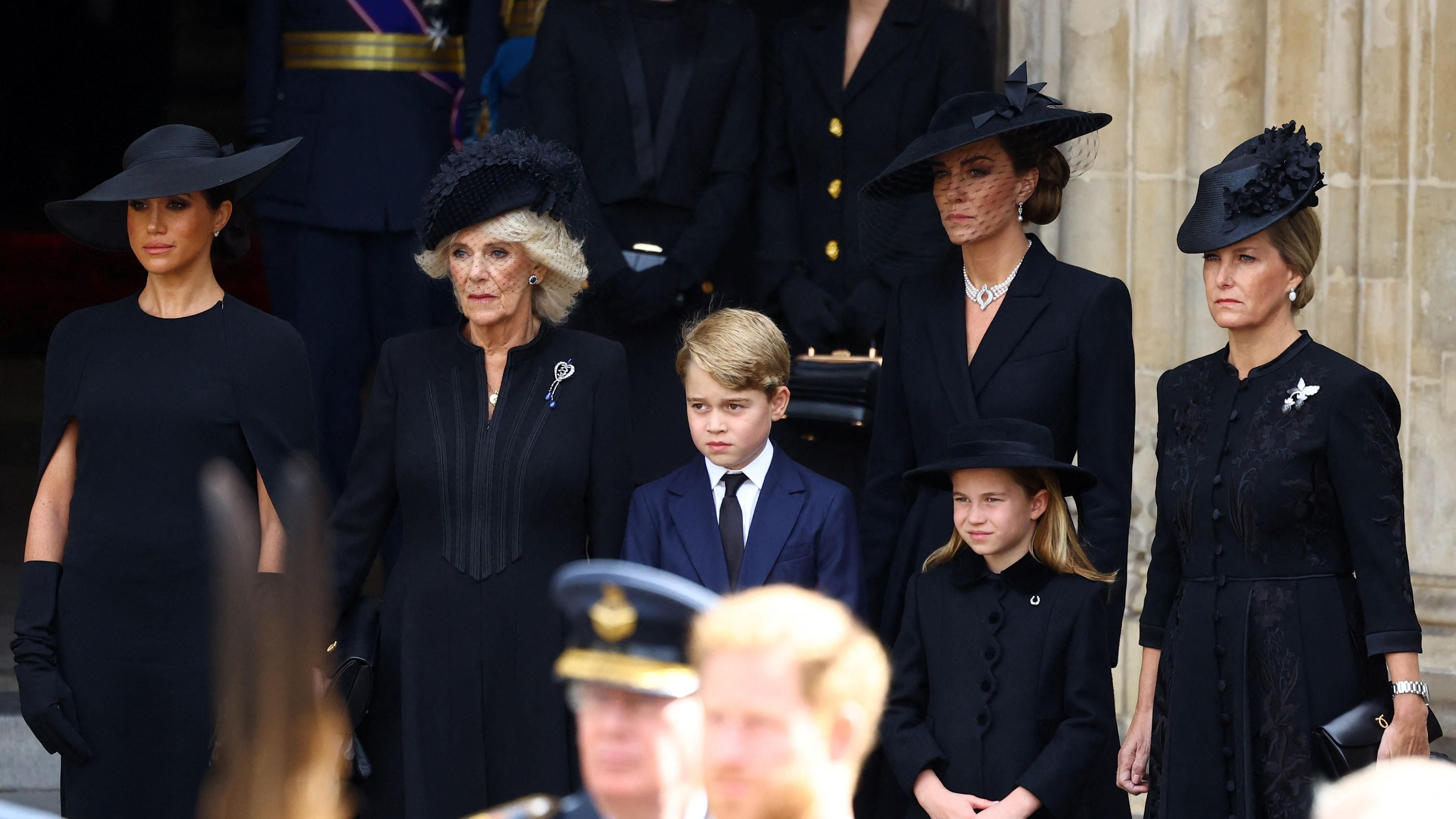 Katalin hercegné gyermekeivel és a királyi család néhány másik tagjával