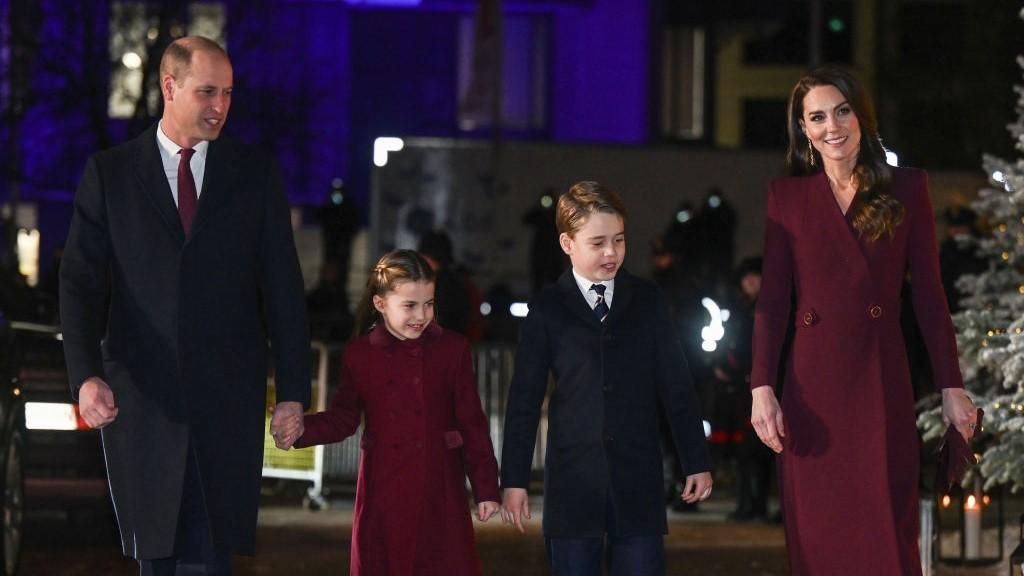 Katalin hercegné és Vilmos herceg a gyermekeikkel