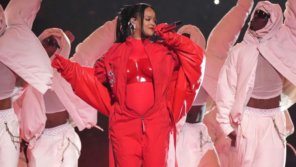 Rihanna a 2023-as Super Bowl félidei műsorában