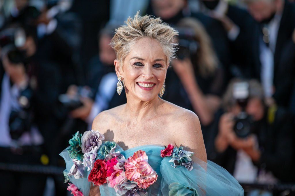 Sharon Stone a Feleségem története című film vetítésén a 74. Cannes-i Filmfesztiválon 2021. július 14-én 