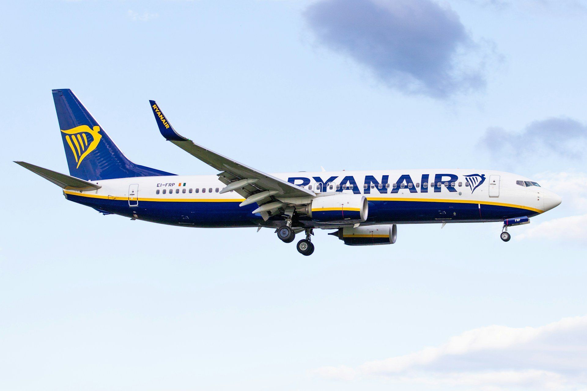 Ryanair repülőgép a levegőben
