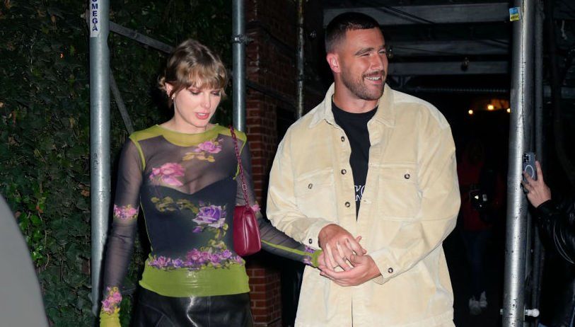 Taylor Swift és Travis Kelce 2023. október 15-én New Yorkban
