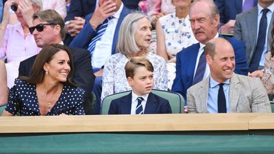 Katalin hercegné, Vilmos herceg és György herceg egymás mellett ül