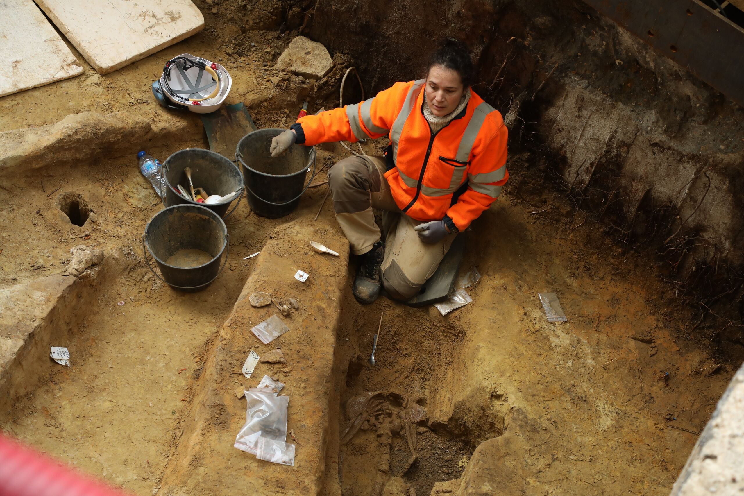 Több mint 2000 éves sírokra bukkantak a párizsi Notre-Dame alatt