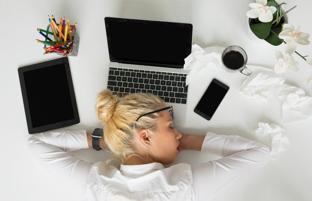 Tippek, hogy hogyan lábalj ki a kiégésből, ha muszáj dolgoznod