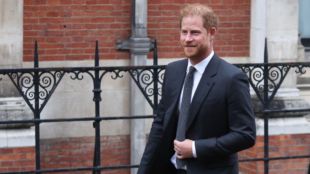 Harry ezért nem találkozhat Károly királlyal és Vilmos herceggel londoni útján