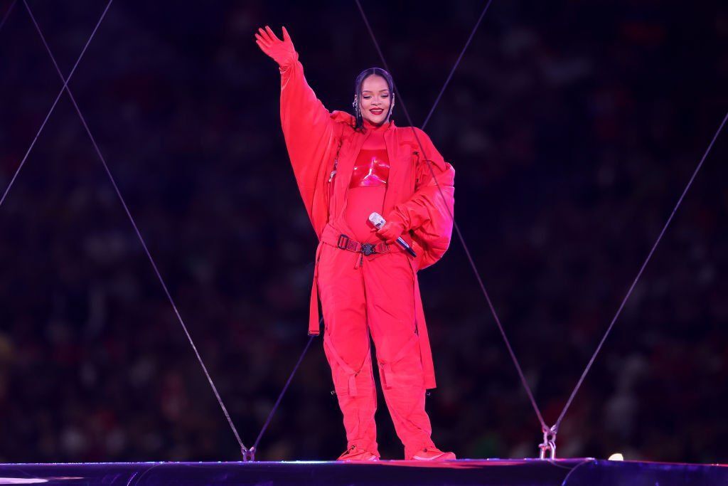 Ezekkel a termékekkel készült Rihanna sminkje a Super Bowlra