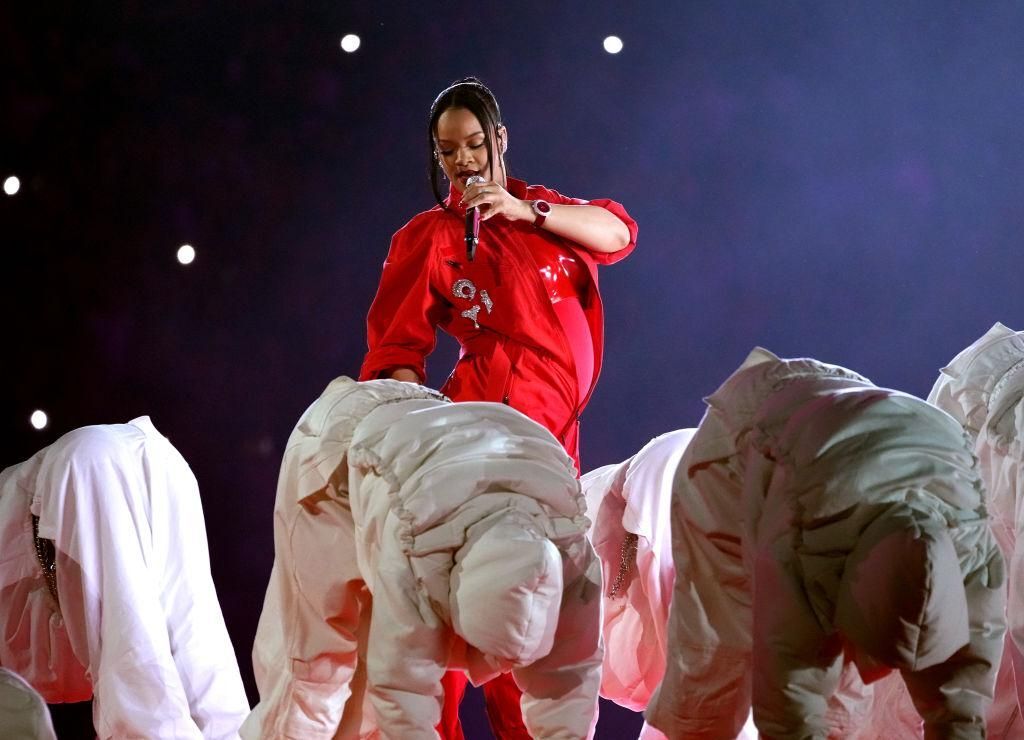 Mindenkit ez érdekelt, mi kiderítettük: ennyibe kerül Rihanna órája, amit a Super Bowlon viselt