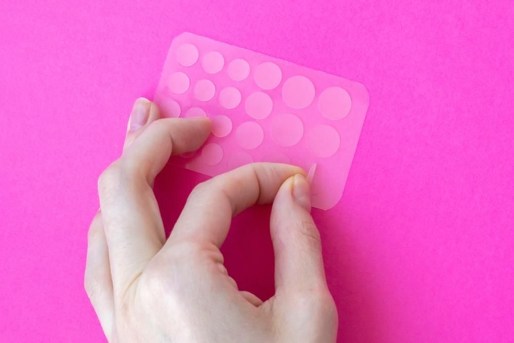 Ezért érdemes pattanás elleni tapaszt használni