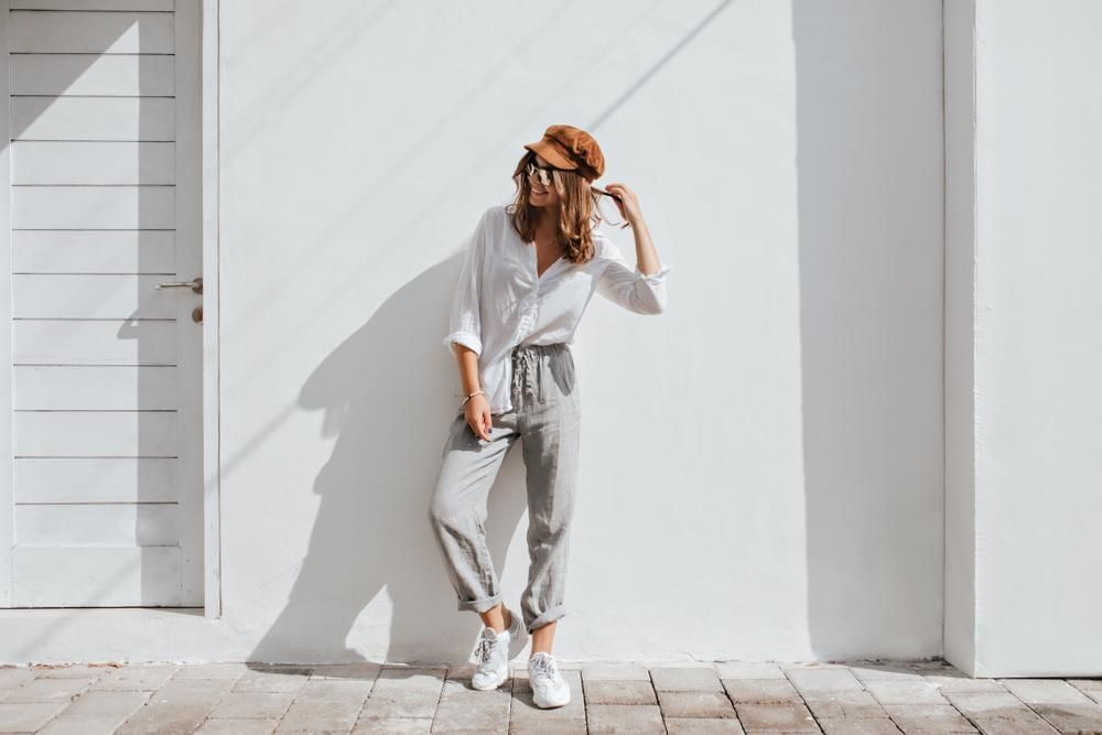 Közeleg a tavasz: íme 3 outfit, ami idén divatos lesz