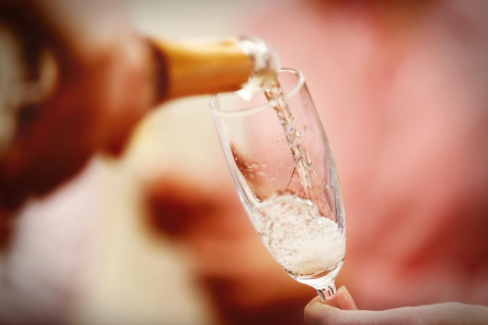 Eddig tárolható a pezsgő kibontás után