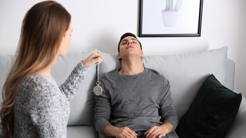 6 gyakori ​tévhit a hipnózisról, amiket ideje lerombolni