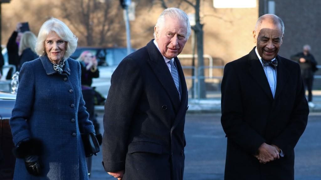 Bemutatták az új bankjegyek mintáit, amiken Károly király arcképe látható​