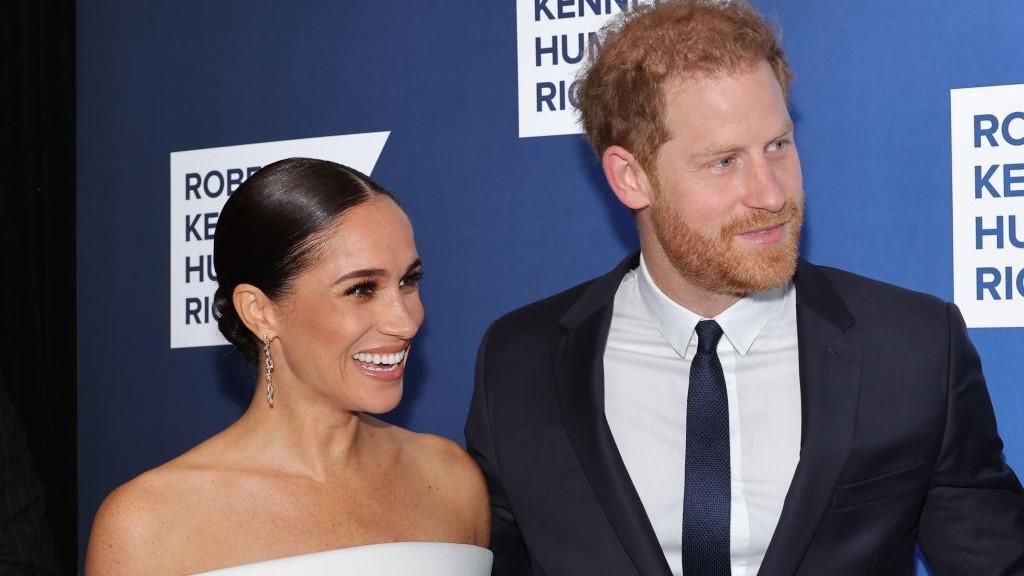 Harry herceg és Meghan Markle végre tárgyalni akarnak a királyi családdal