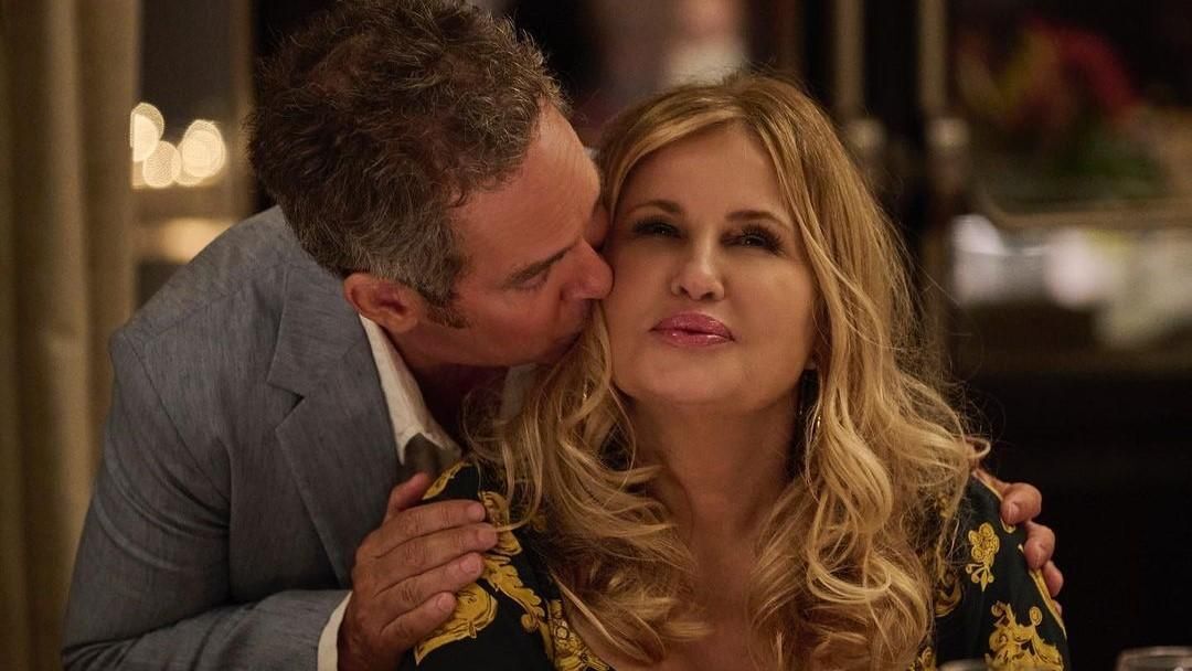 Te észrevetted ezeket a fontos utalásokat A Fehér Lótusz szereplők ruháin?