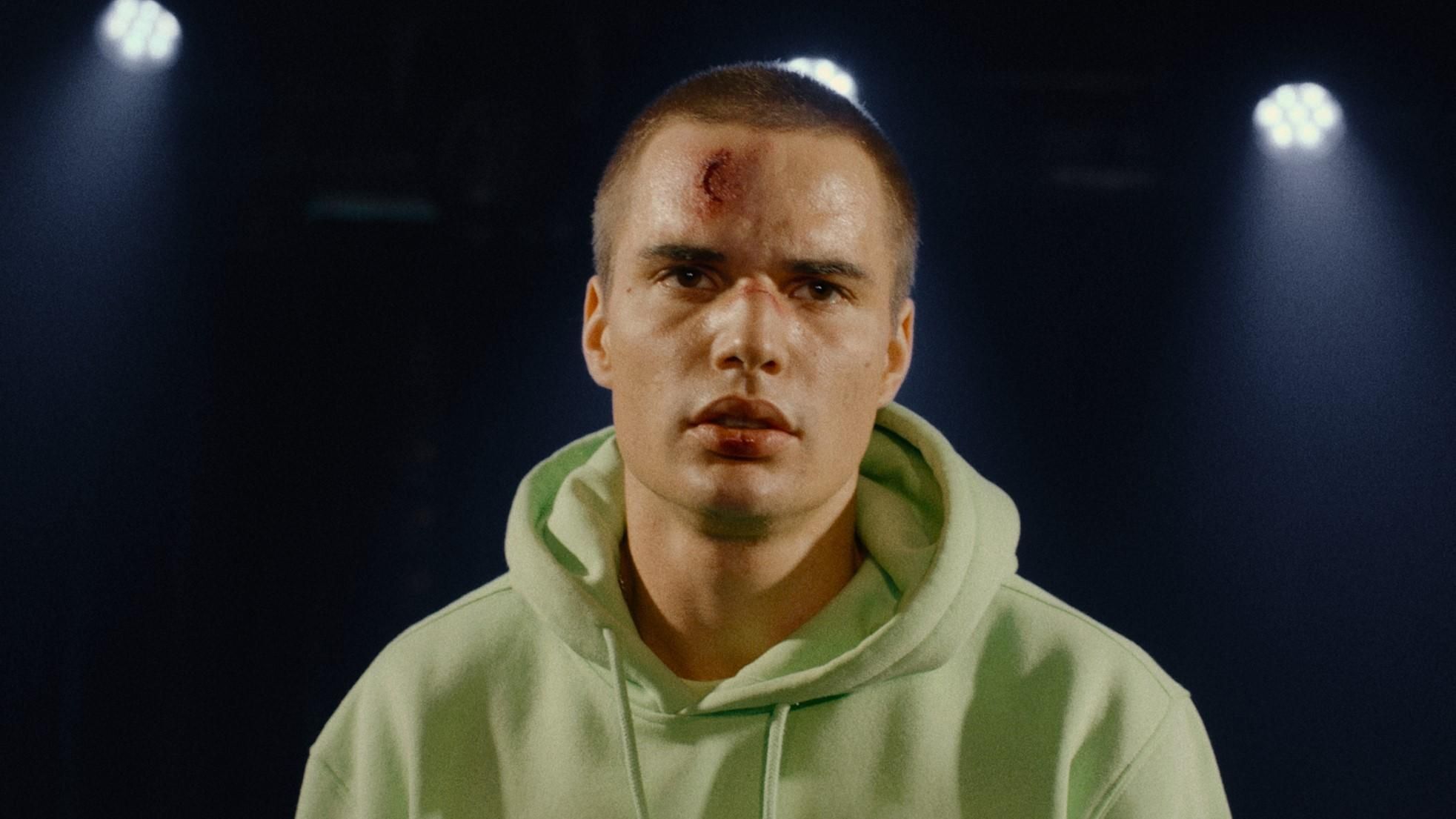 5 kiváló alakítás a Larry című film főszereplőjétől, Vilmányi Benettől​