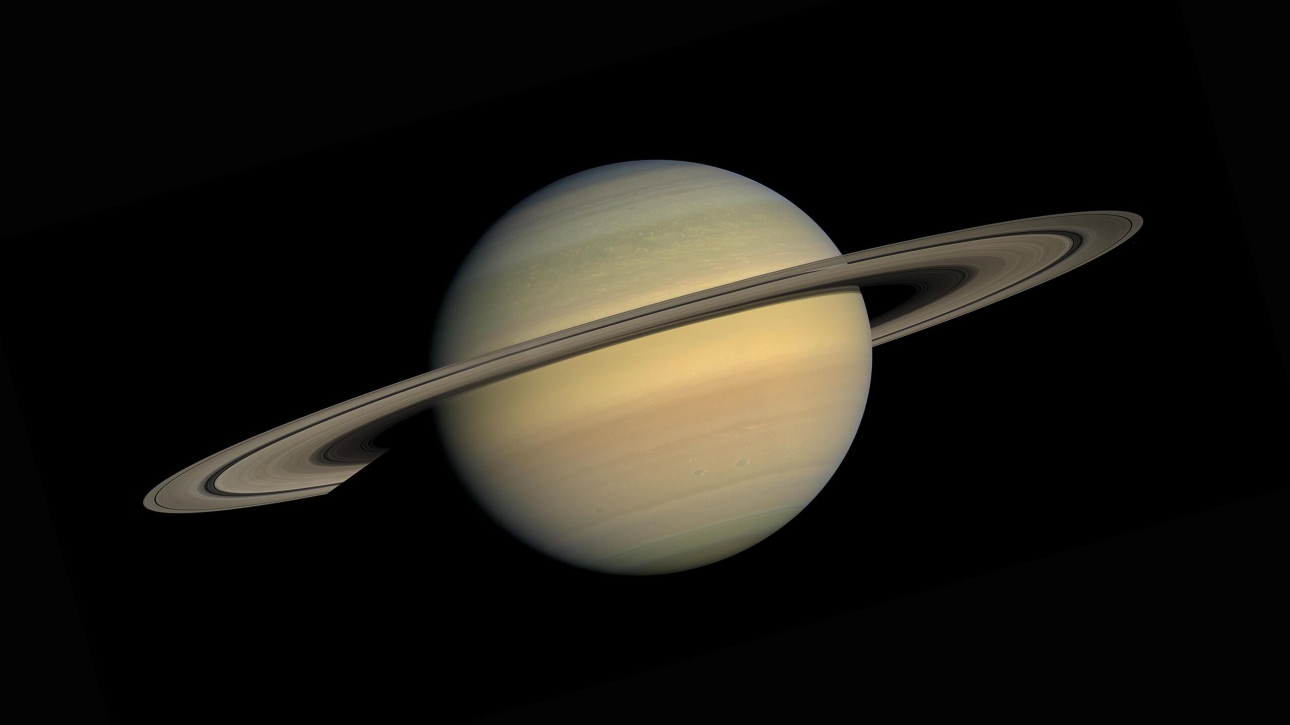 Egy titkos hold maradványai rejtőzhetnek a Szaturnusz gyűrűjében