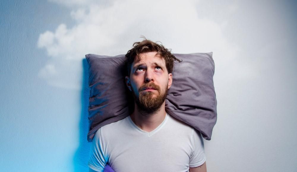 Az álmatlanság növeli a memória romlásának valószínűségét az idősebbeknél