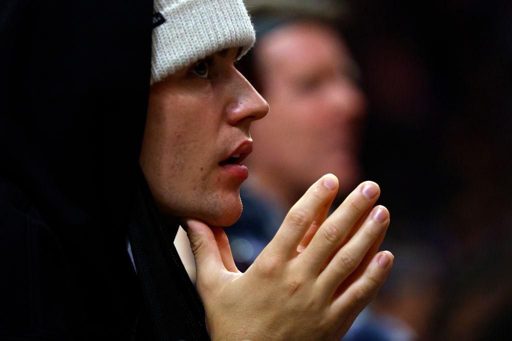 Bárki szenvedhet a Justin Bieber arcát lebénító betegségben, aki volt bárányhimlős