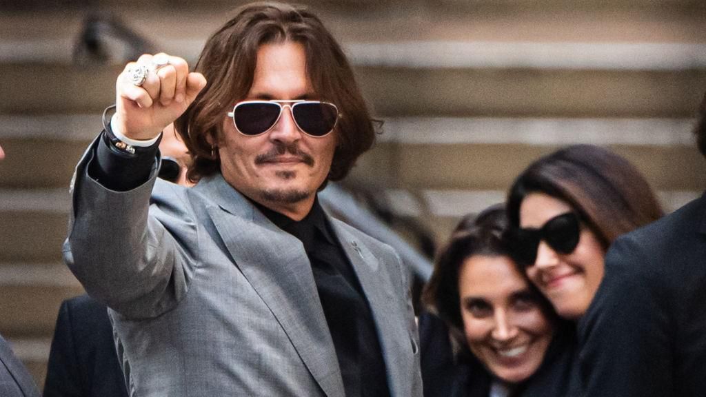 Depp lehet, nem lesz ott a bíróságon Jeff Beckkel közös fellépése miatt
