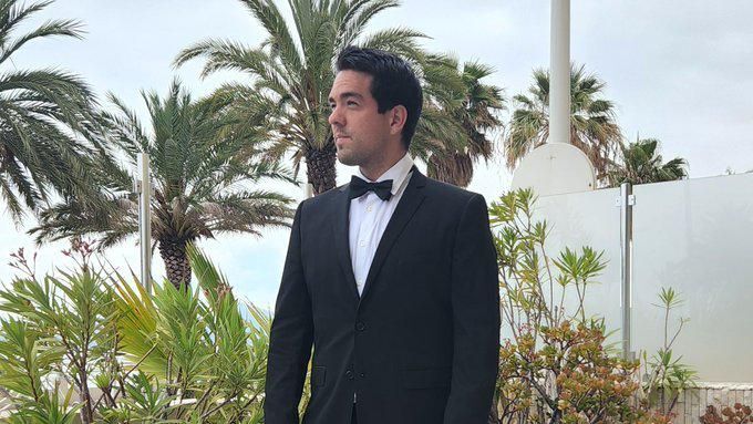 Mokaszint viselt a cannes-i vörös szőnyegen, elküldték a producert