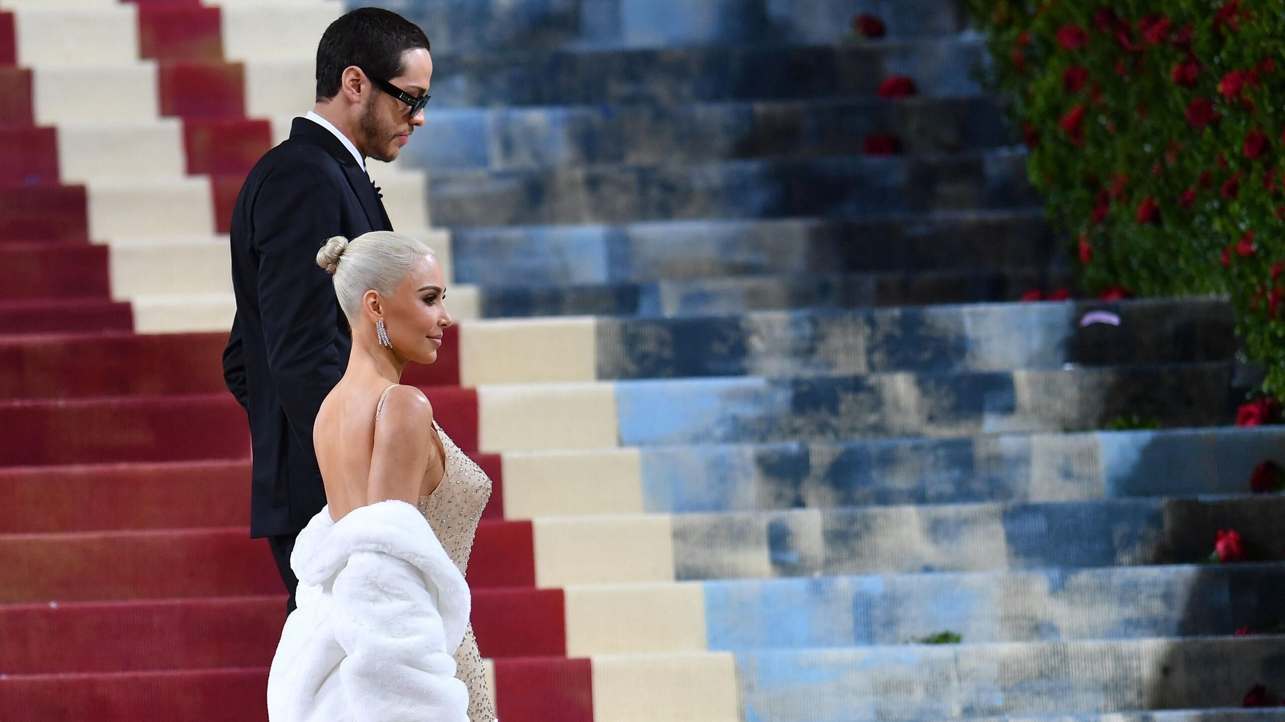 Hamisítvány lehet Kim Kardashian ajándékba kapott Monroe-tincse​