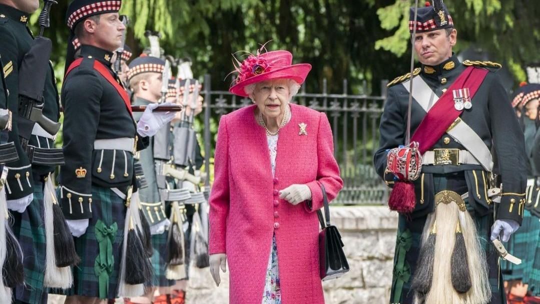 Elárulták, milyen valójában Erzsébet királynő a kulisszák mögött