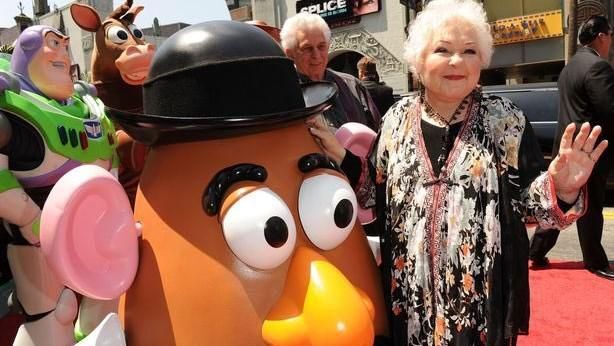 Ezek voltak a 93 évesen elhunyt Estelle Harris legjobb alakításai