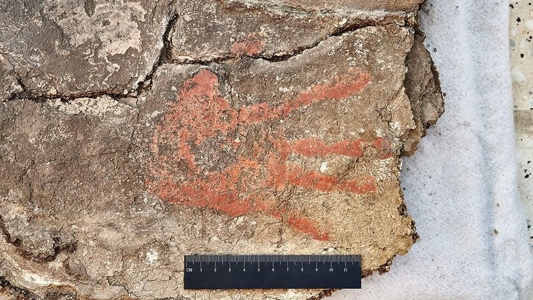 Halott emberek csontjait festették be rituálisan egy város lakói