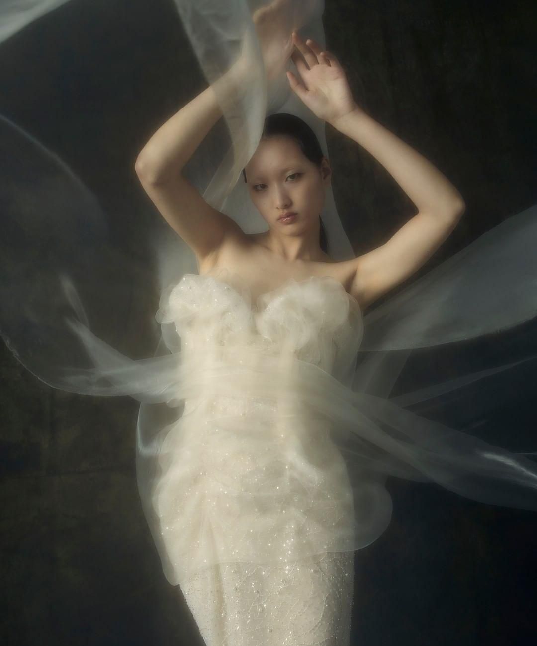 Vivienne Westwood menyasszonyi ruhakollekciója a modern arák álma