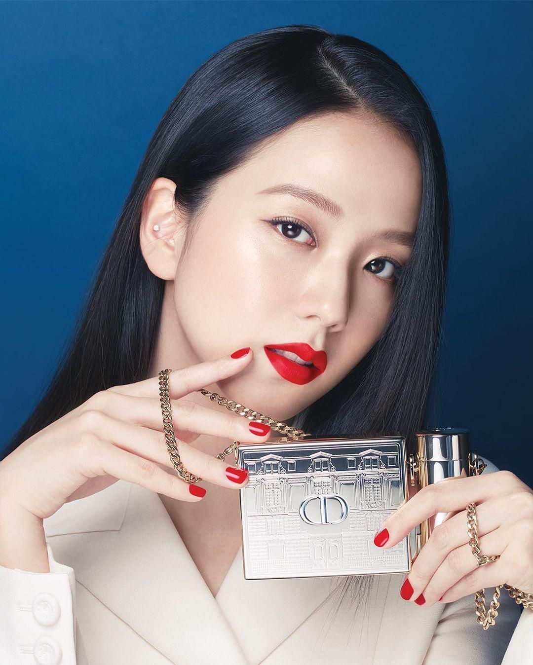 Monogrammánia, hangulatjavító színek és ékszerboom – 2022-es trendelőrejelzés