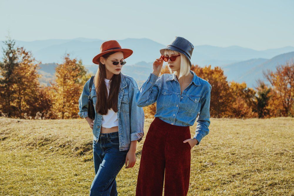 Igazi fesztiválhangulatba hoz a tavasz a új farmertrendje