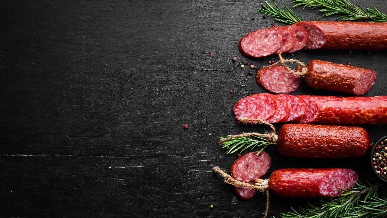 Csak nagykorúak vásárolhatják meg ezt a kolbászt