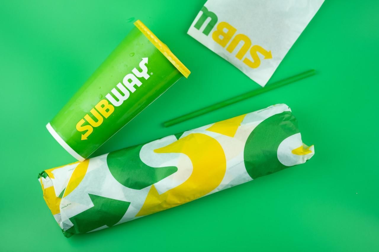 Fura dolgokat találtak a Subway egyik szendvicsében