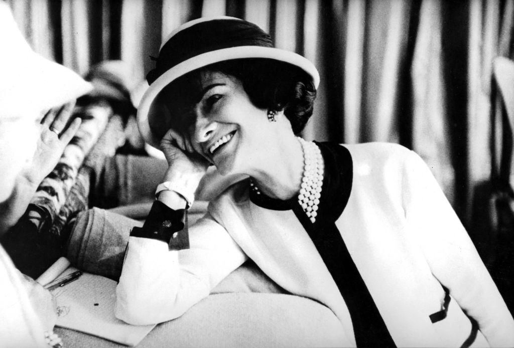 Coco Chanel lábnyomában – 8 párizsi helyszín a divat szerelmeseinek