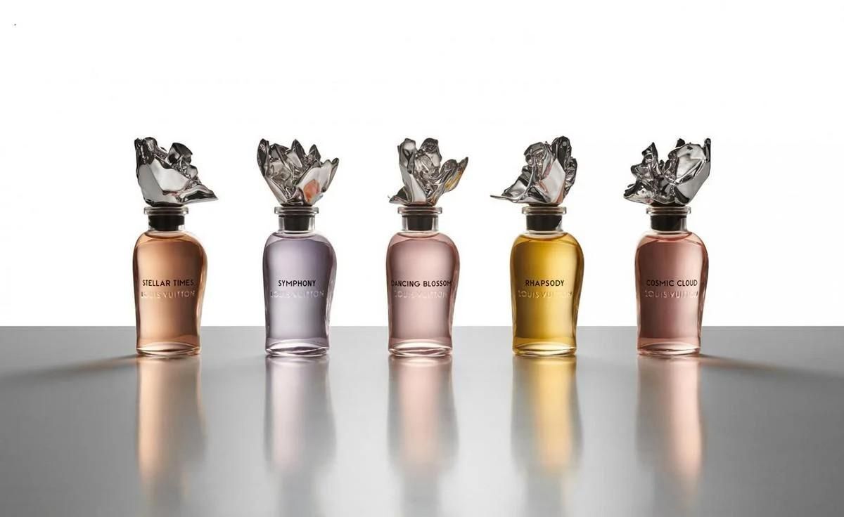 Épületóriásoktól a parfümvilág csúcsáig – Louis Vuitton parfümös üveget tervezett Frank Gehry