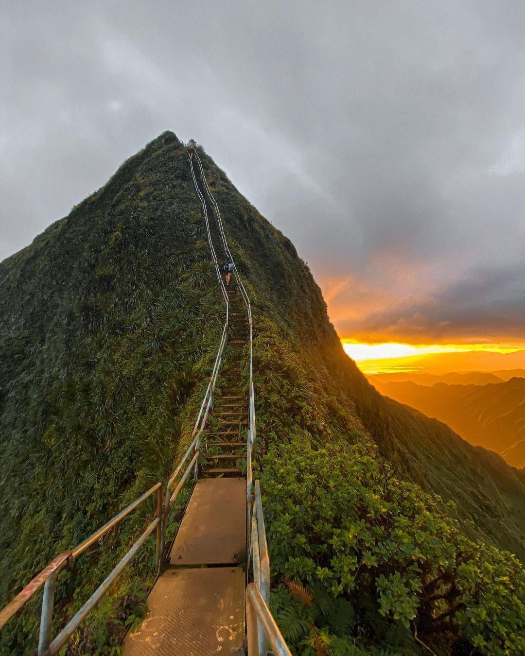 Lebonthatják a Mennyország lépcsőjét