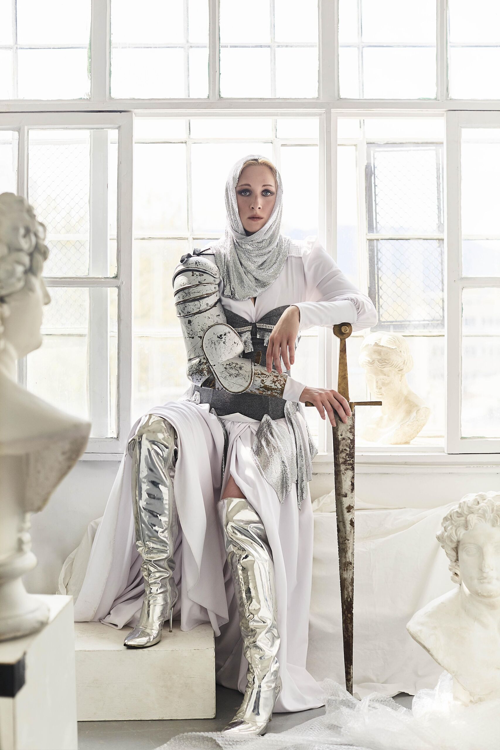 Harcos amazonként fotózták Rujder Vivient