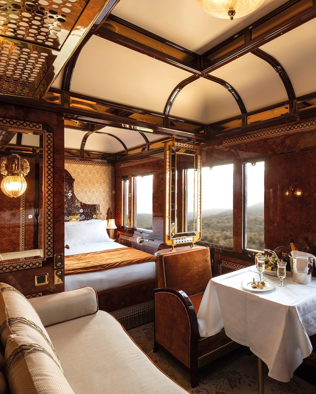 Aludj, mint a királynők és bulizz, mint Gatsby az Orient Expressen!