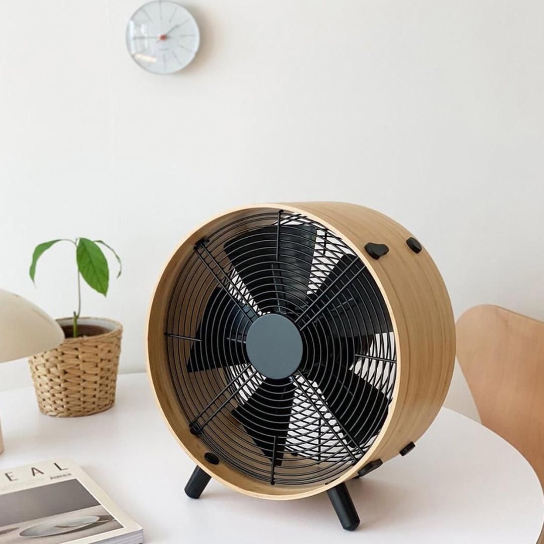 Stílusosan csapja a szelet ez a dizájnventillátor