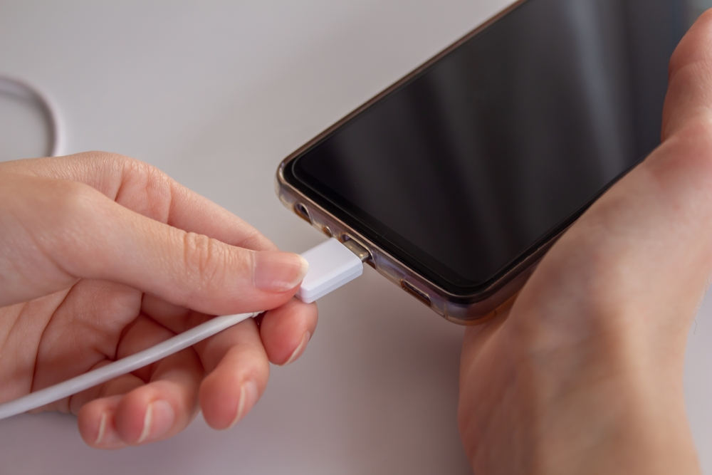 Ilyen USB-töltőd van? Nagy probléma lehet vele