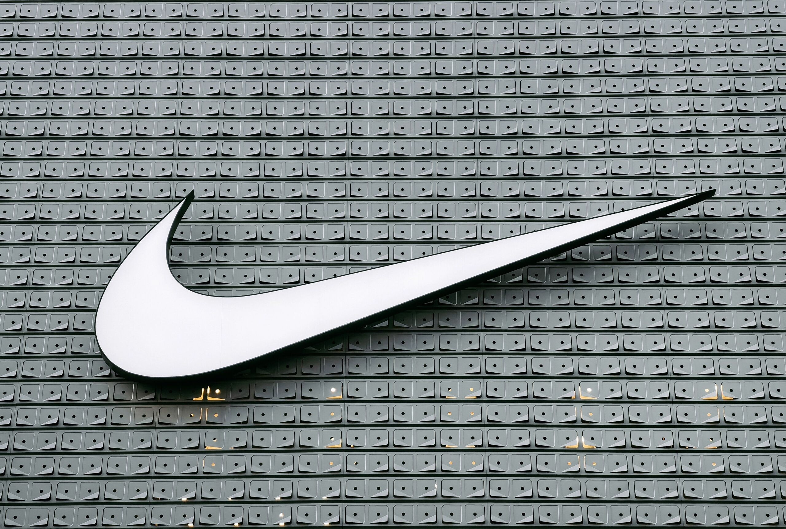 A Nike ezekkel a cipőkkel tiszteleg San Francisco kínai negyede előtt