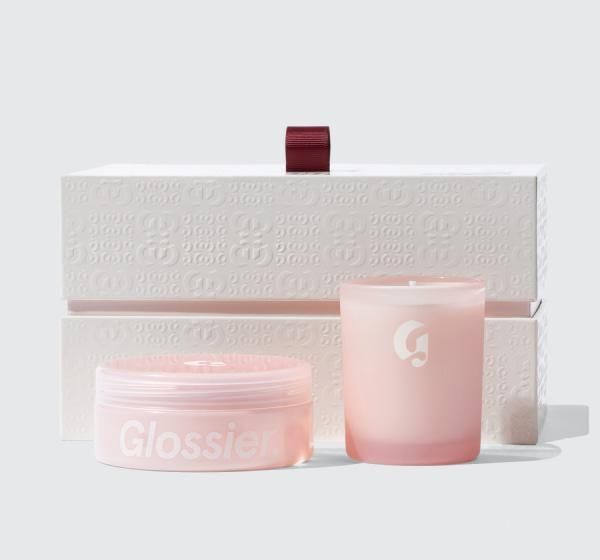 Megérkezett a Glossier első illatgyertyája