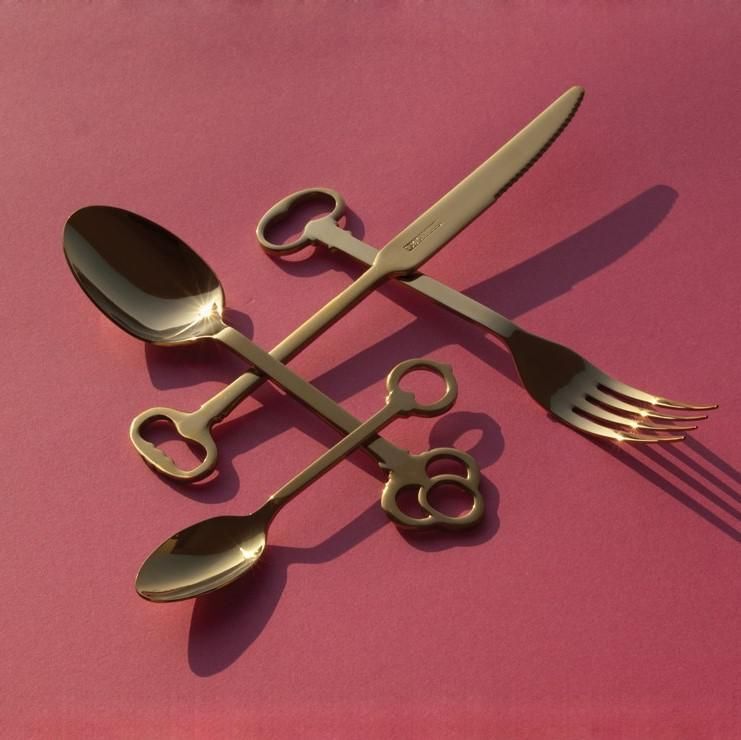 Egyszerre bohókás és elegáns a Seletti étkészlete