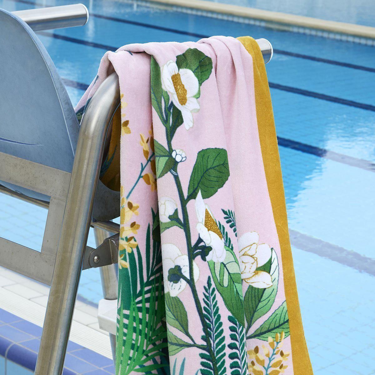 Stílust visz az utolsó nyári napokba ez a törölköző