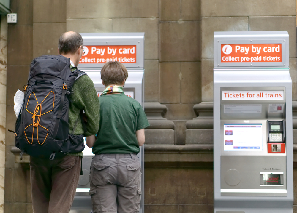 Így spórolhatsz a külföldi nyaralásod során fizetéskor