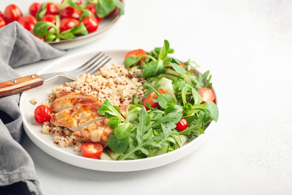 Sarah Michelle Gellar „mediterrán” csirkesalátájánál nincs jobb nyári recept