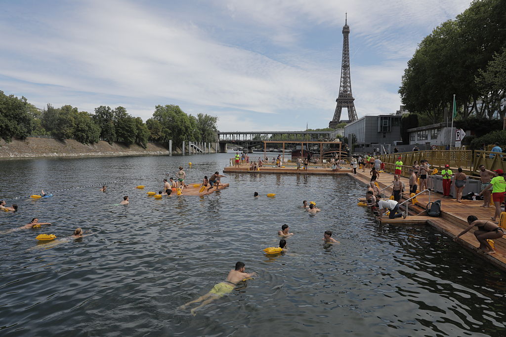 100 év után újra lehet úszni a Szajnában