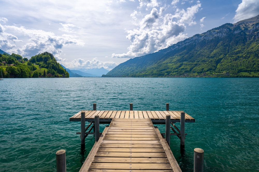 Alig bír a tömegekkel a Netflixen hírnevet szerzett svájci falu