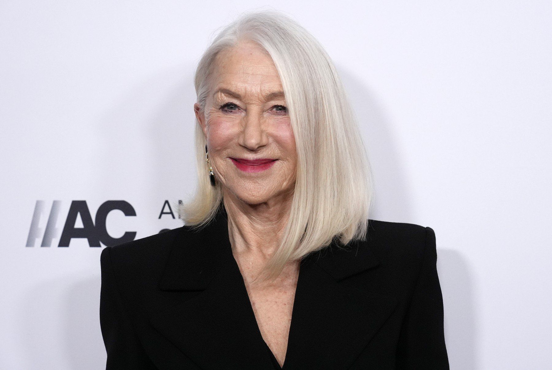 Ez az oka, hogy Helen Mirren ki nem állhatja a James Bond-filmeket